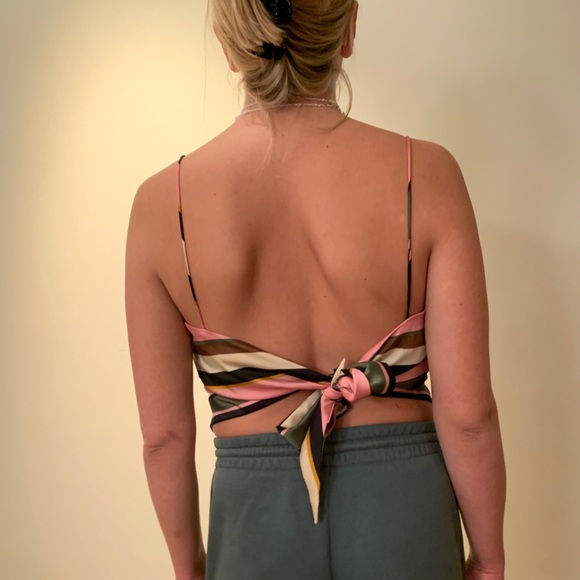 Tie Bandana Top - Picture 3 of 4